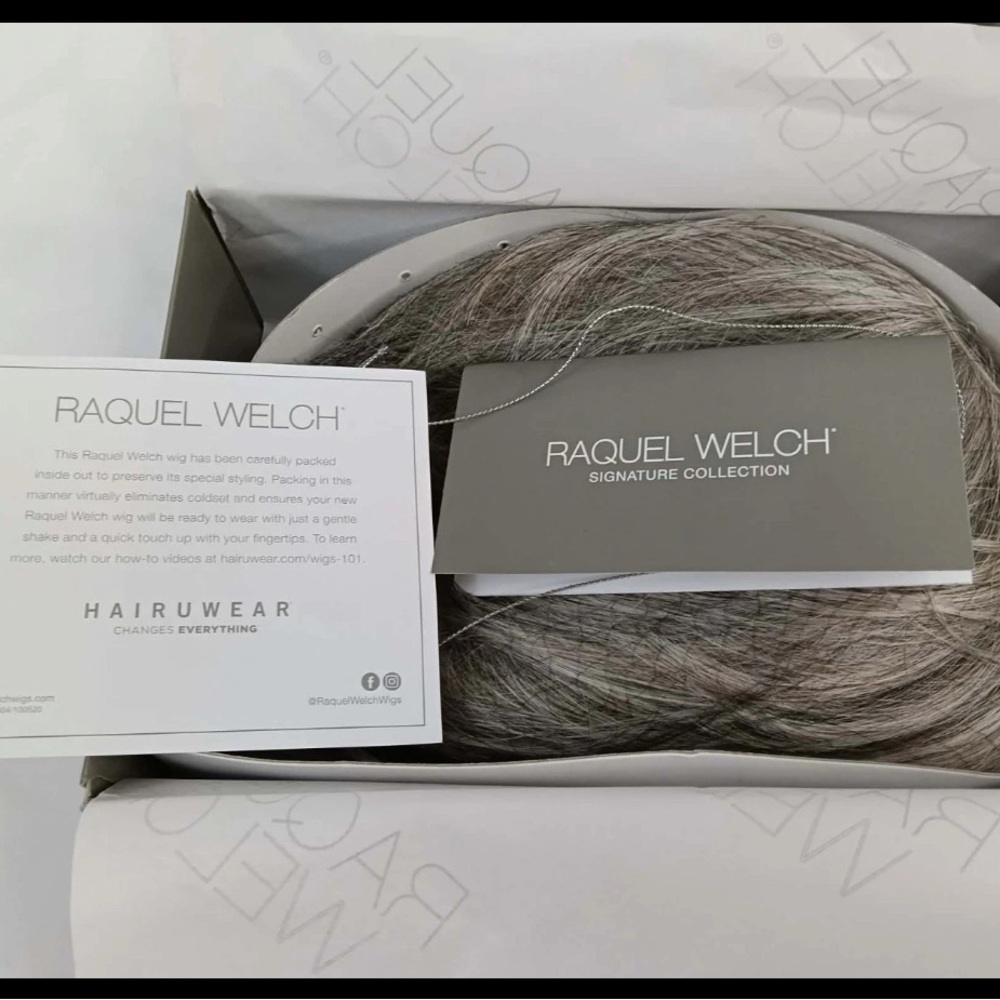 Raquel Welch Signature Collection Gray Wig RL51/61 ICED GRANITA | Lightest Grey